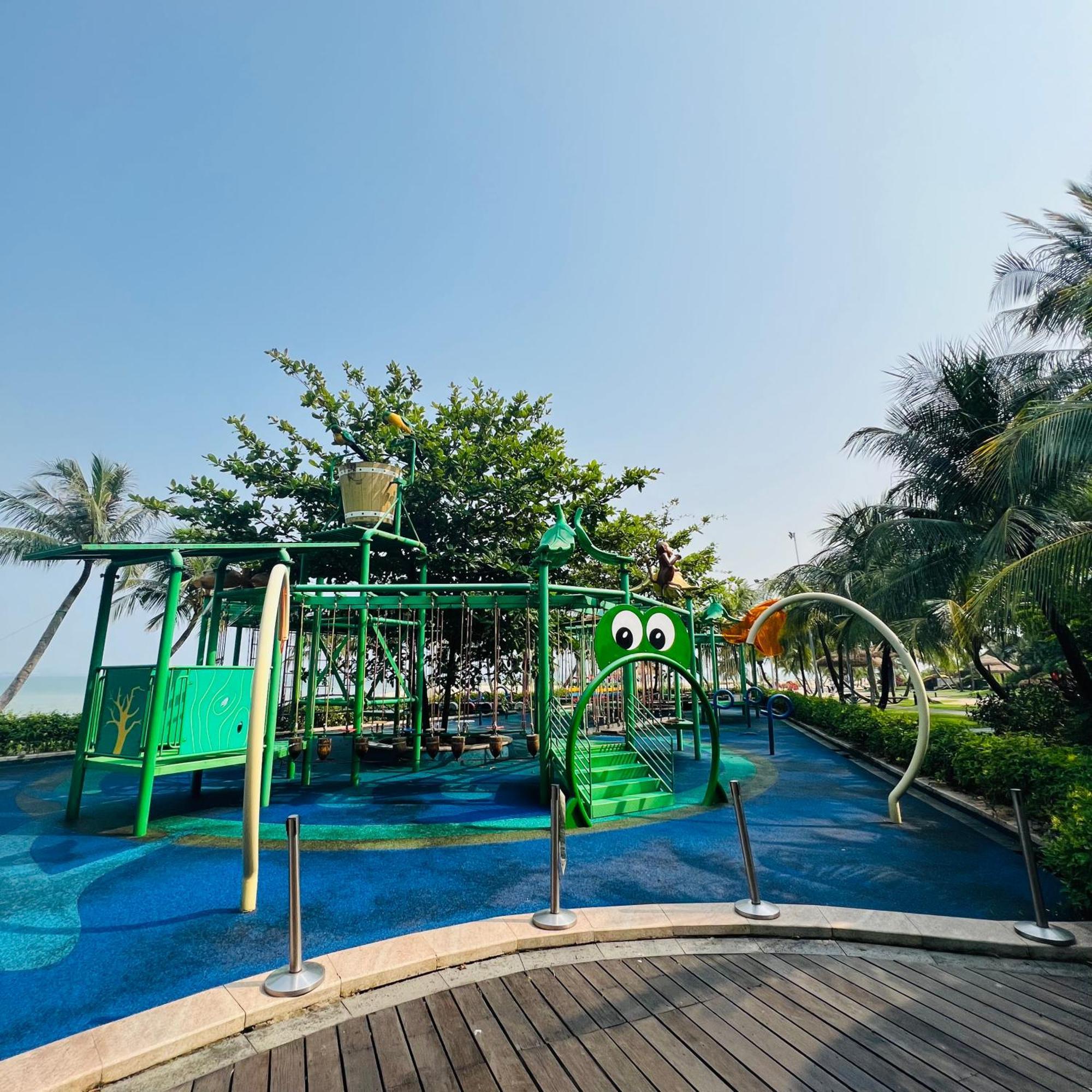 Apartment Seaview 2b1r Cozy Forest Gelang Patah